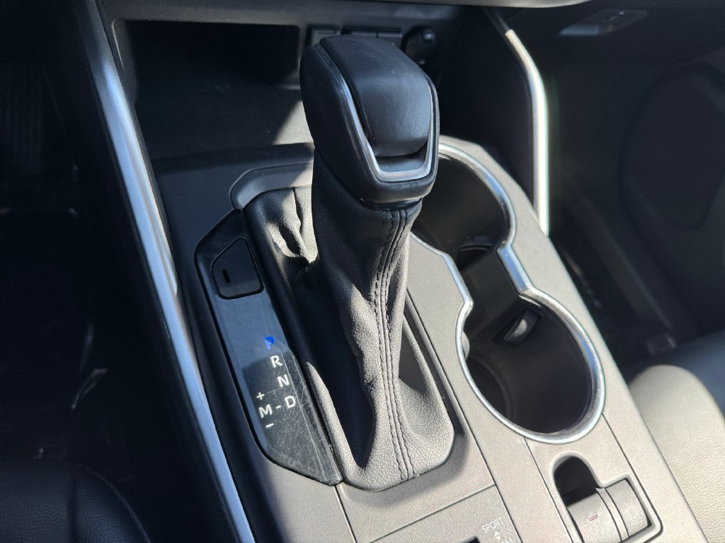Certified 2021 Toyota Highlander XLE AWD/4WD image 25