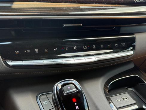 Certified 2023 Cadillac Escalade Premium Luxury w/ Performance Package AWD/4WD image 20