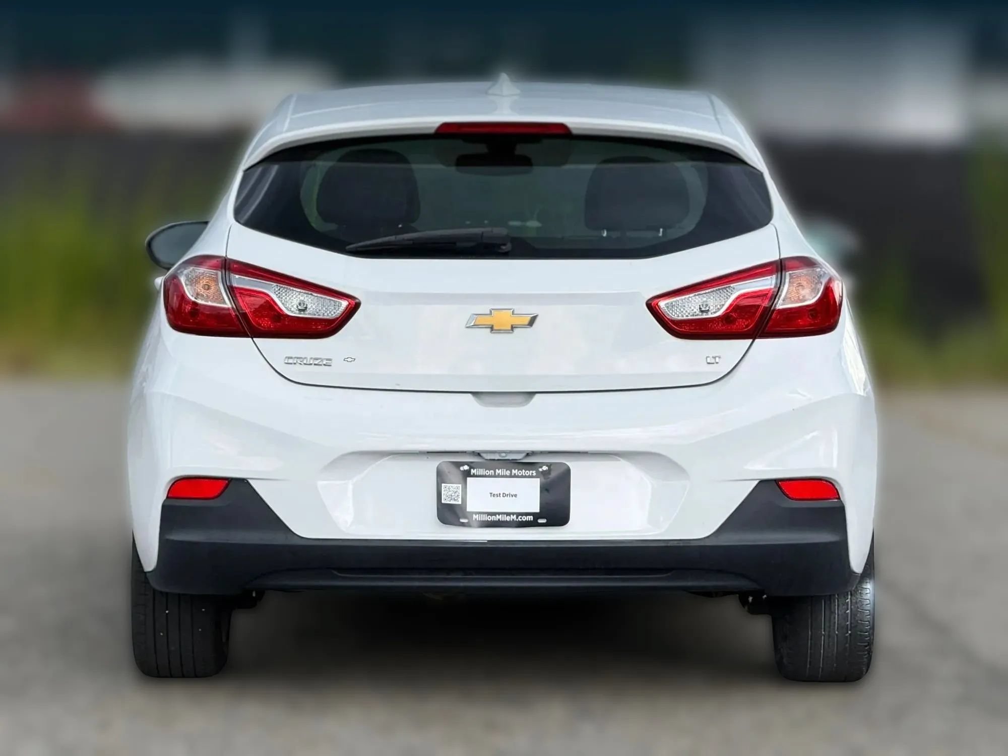Used 2018 Chevrolet Cruze LT w/ Convenience Package FWD image 4
