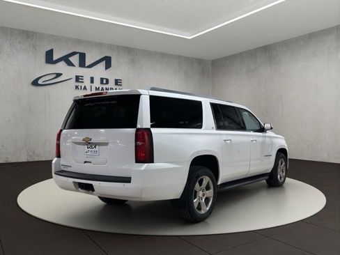 Used 2017 Chevrolet Suburban LT image 4