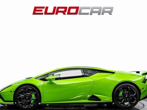 Used 2024 Lamborghini Huracan Tecnica image 2