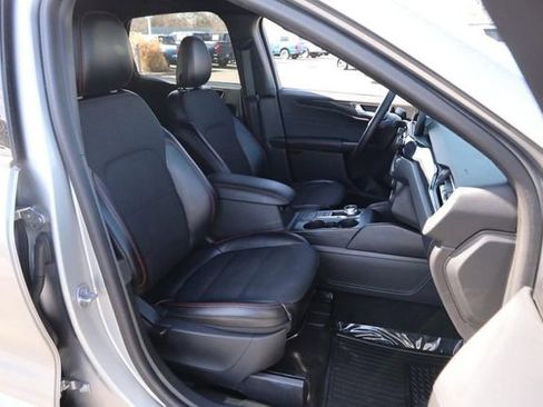 Certified 2024 Ford Escape ST-Line image 26