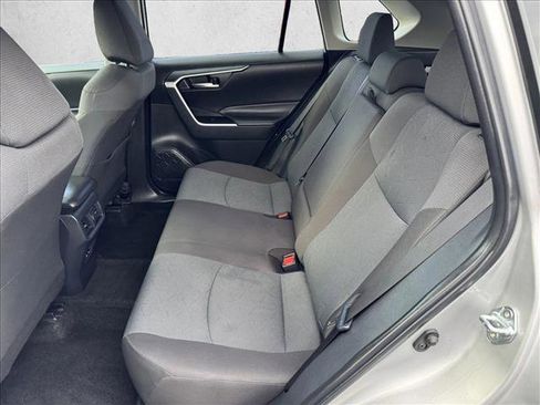 Used 2025 Toyota RAV4 XLE AWD/4WD image 17