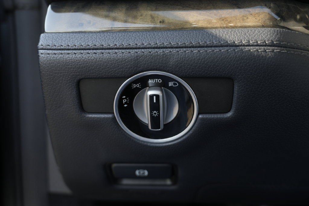 Used 2013 Mercedes-Benz SL 550 image 51