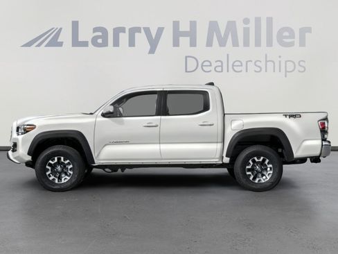 Used 2020 Toyota Tacoma SR5 image 3