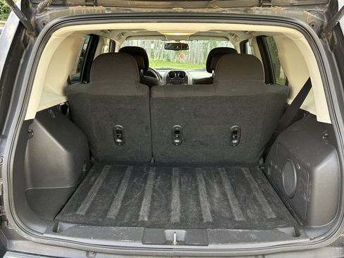 Used 2016 Jeep Patriot Latitude w/ Sun/Sound Group AWD/4WD image 20