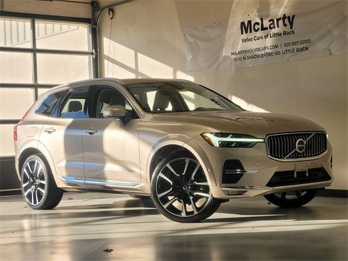 Certified 2023 Volvo XC60 B5 Ultimate w/ Climate Package image 26