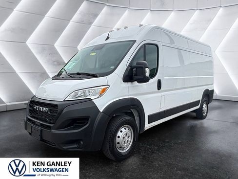 Used 2023 RAM ProMaster 2500 FWD image 1