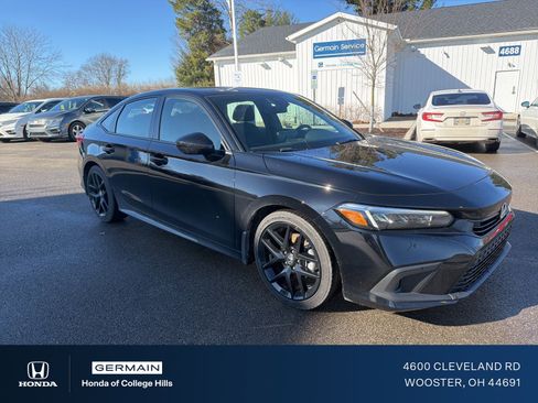 Used 2023 Honda Civic Sport image 3