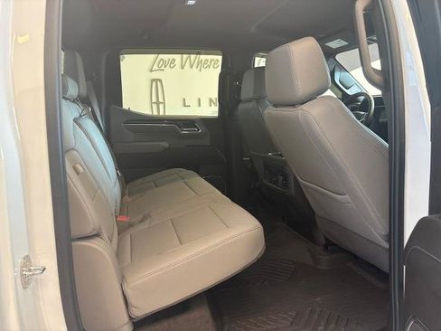 Used 2024 Chevrolet Silverado 1500 LT Trail Boss w/ Convenience Package II AWD/4WD image 9