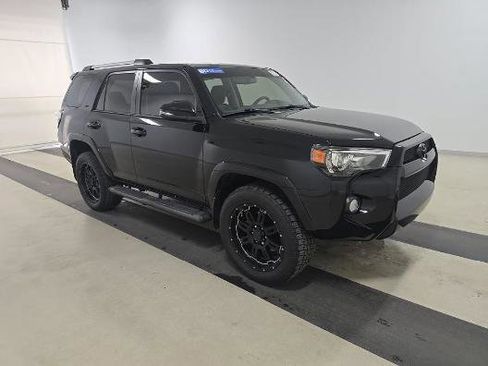 Used 2019 Toyota 4Runner SR5 Premium AWD/4WD image 3