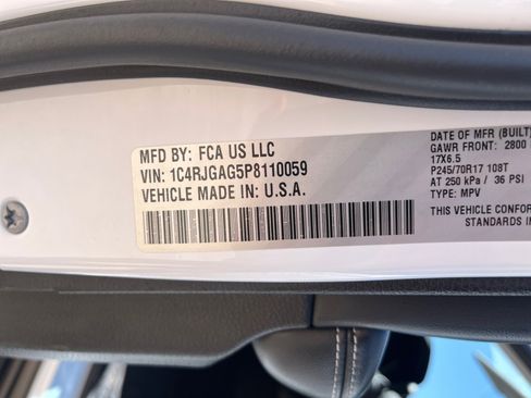 Used 2023 Jeep Grand Cherokee Laredo w/ Trailer Tow Prep Group (B) image 33