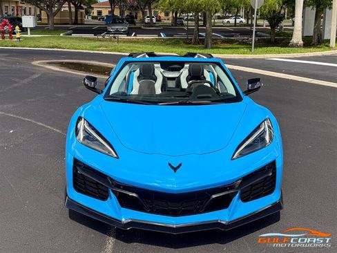 Used 2024 Chevrolet Corvette Z06 RWD image 5
