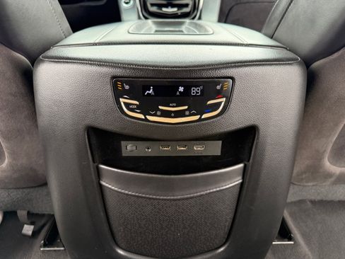 Used 2018 Cadillac Escalade Platinum image 33