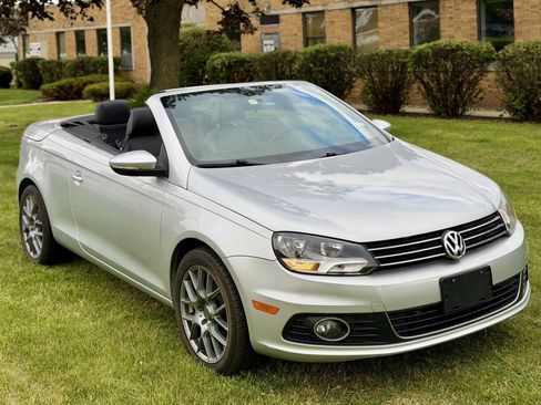Used 2012 Volkswagen Eos Komfort FWD image 2