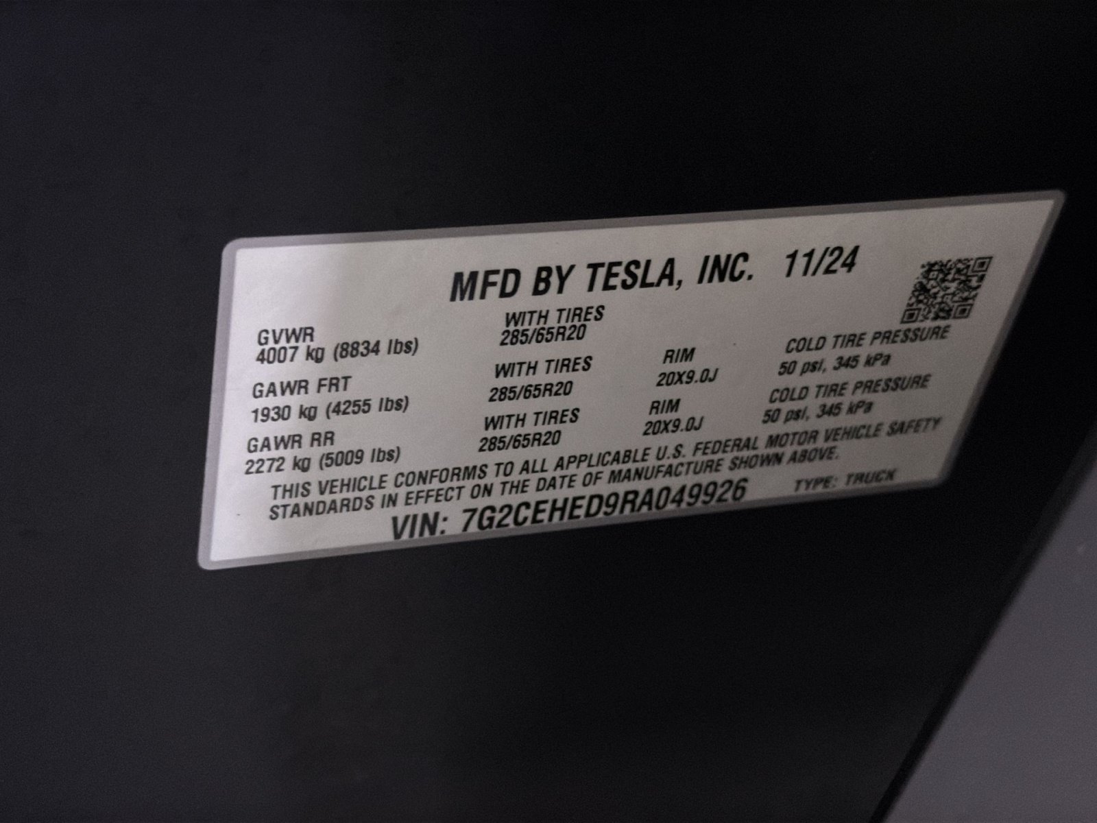 Used 2024 Tesla Cybertruck AWD Crew Cab image 34