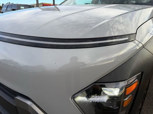 Used 2024 Hyundai Kona SEL image 9