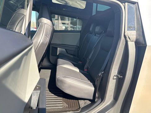 Used 2024 Tesla Cybertruck AWD Crew Cab image 26
