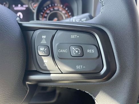 New 2025 Jeep Gladiator Sport image 14