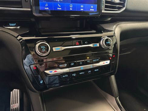 Used 2022 Ford Explorer ST-Line w/ Class IV Trailer Tow Package image 32