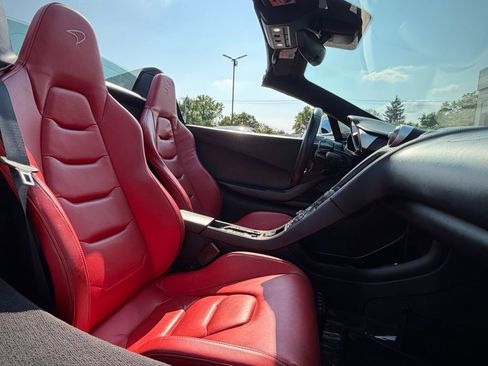 Used 2015 McLaren 650S Spider RWD image 29