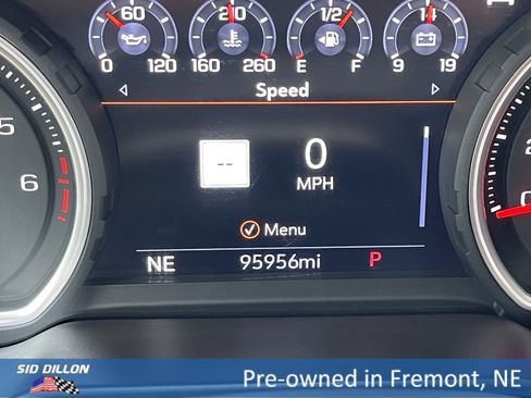 Used 2021 Chevrolet Suburban Premier w/ Premium Package image 24