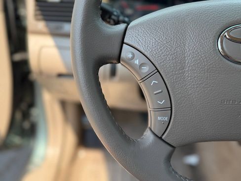 Used 2006 Toyota Camry XLE w/ VSC & Side Airbag Pkg FWD image 12
