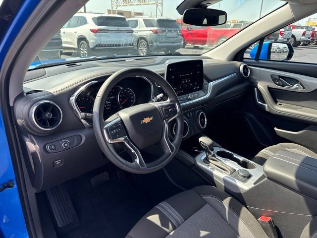 Used 2025 Chevrolet Blazer LT FWD image 10