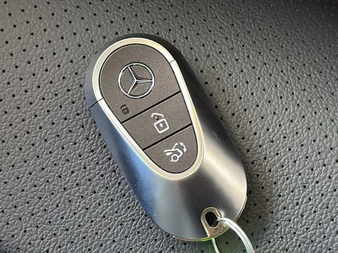 Certified 2026 Mercedes-Benz GLC 300 4MATIC image 37