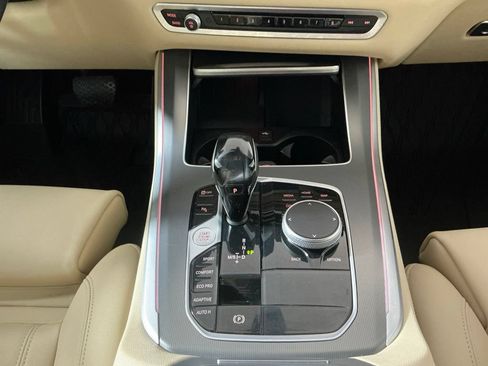 Used 2022 BMW X5 sDrive40i w/ Premium Package RWD image 11