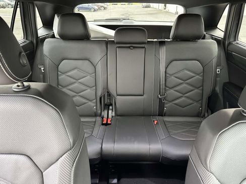 New 2026 Volkswagen Atlas Cross Sport SE image 14