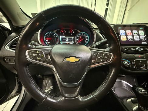 Used 2018 Chevrolet Malibu LT image 27