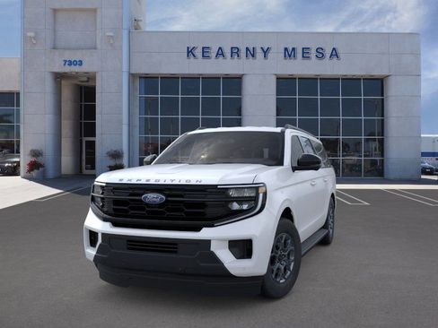 New 2026 Ford Expedition Max Active RWD image 2