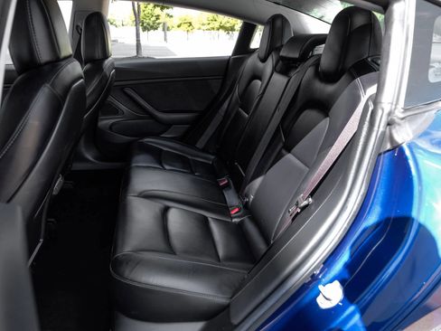 Used 2018 Tesla Model 3 Long Range image 35