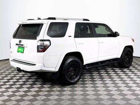 Used 2021 Toyota 4Runner SR5 Premium w/ Moonroof Package RWD image 8