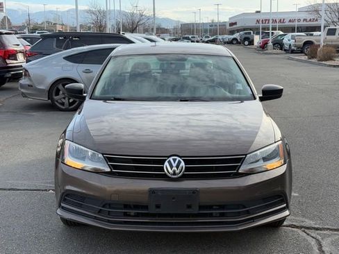 Used 2015 Volkswagen Jetta S image 2
