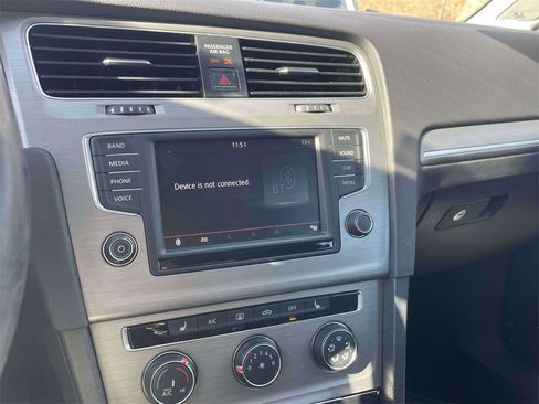 Used 2016 Volkswagen Golf SE w/ Lighting Package image 25