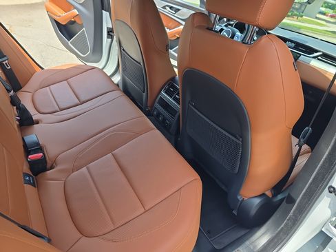 Certified 2024 Jaguar XF R-Dynamic SE RWD image 11