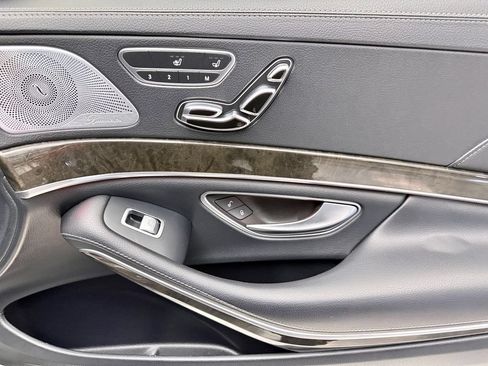 Used 2014 Mercedes-Benz S 550 Sedan image 16