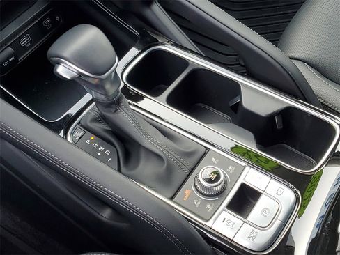 Used 2025 Kia Telluride SX w/ SX Captain's Chair Package image 20