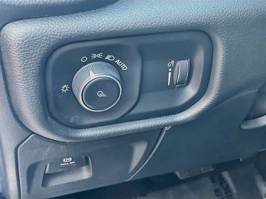Used 2023 RAM 1500 Big Horn AWD/4WD image 10