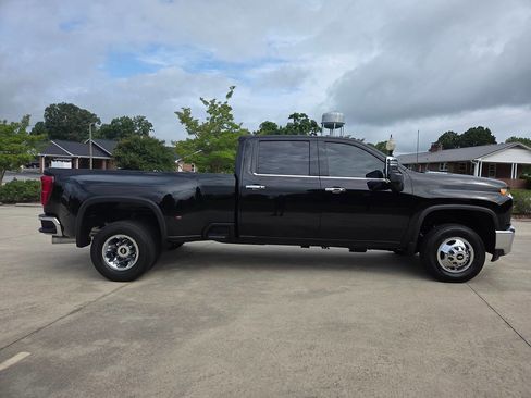 Used 2020 Chevrolet Silverado 3500 LTZ w/ LTZ Texas Edition AWD/4WD image 6