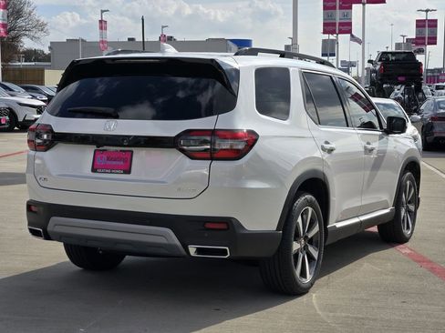 New 2025 Honda Pilot Elite image 4