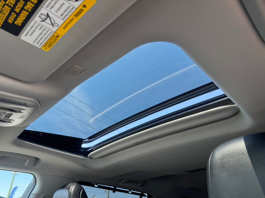 Used 2021 Toyota Highlander XLE AWD/4WD image 64