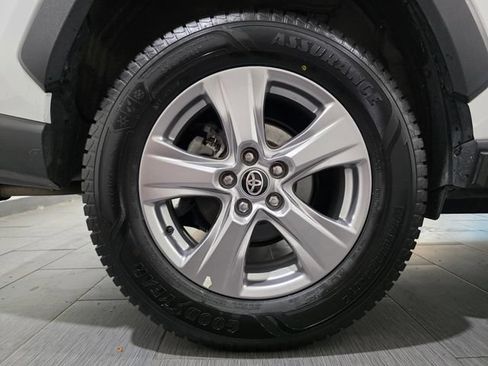 Used 2025 Toyota RAV4 XLE AWD/4WD image 24