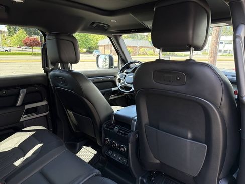 Used 2021 Land Rover Defender 110 X-Dynamic HSE AWD/4WD image 25