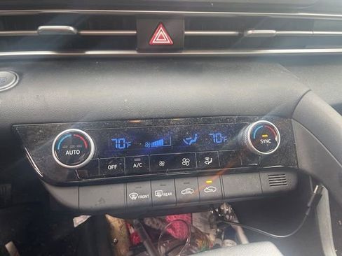 Used 2023 Hyundai Elantra SEL w/ Preferred Accessory Package image 12