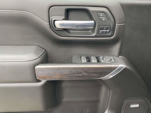 Used 2022 Chevrolet Silverado 1500 LTZ w/ LTZ Premium Package image 18