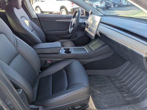 Used 2023 Tesla Model 3 Standard Range image 30