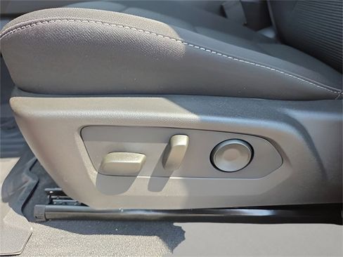 New 2026 GMC Canyon Elevation w/ Convenience Package image 15